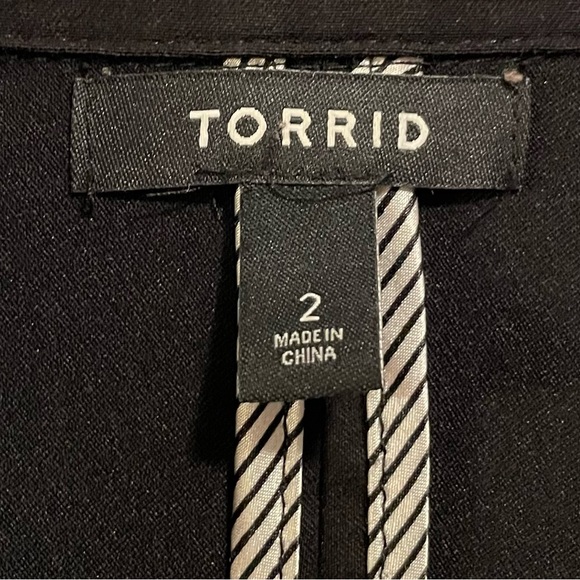 TORRID BLACK BLAZER - Picture 4 of 4